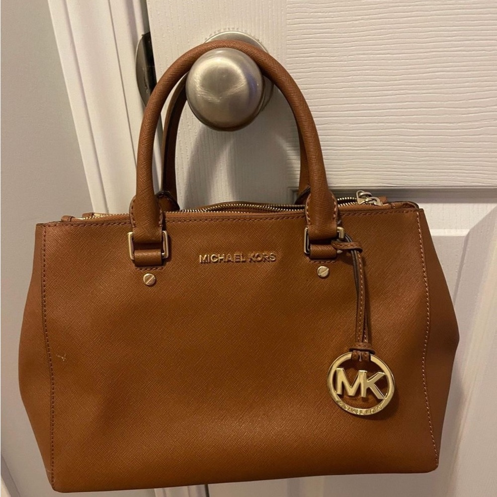 Michael Kors tote.